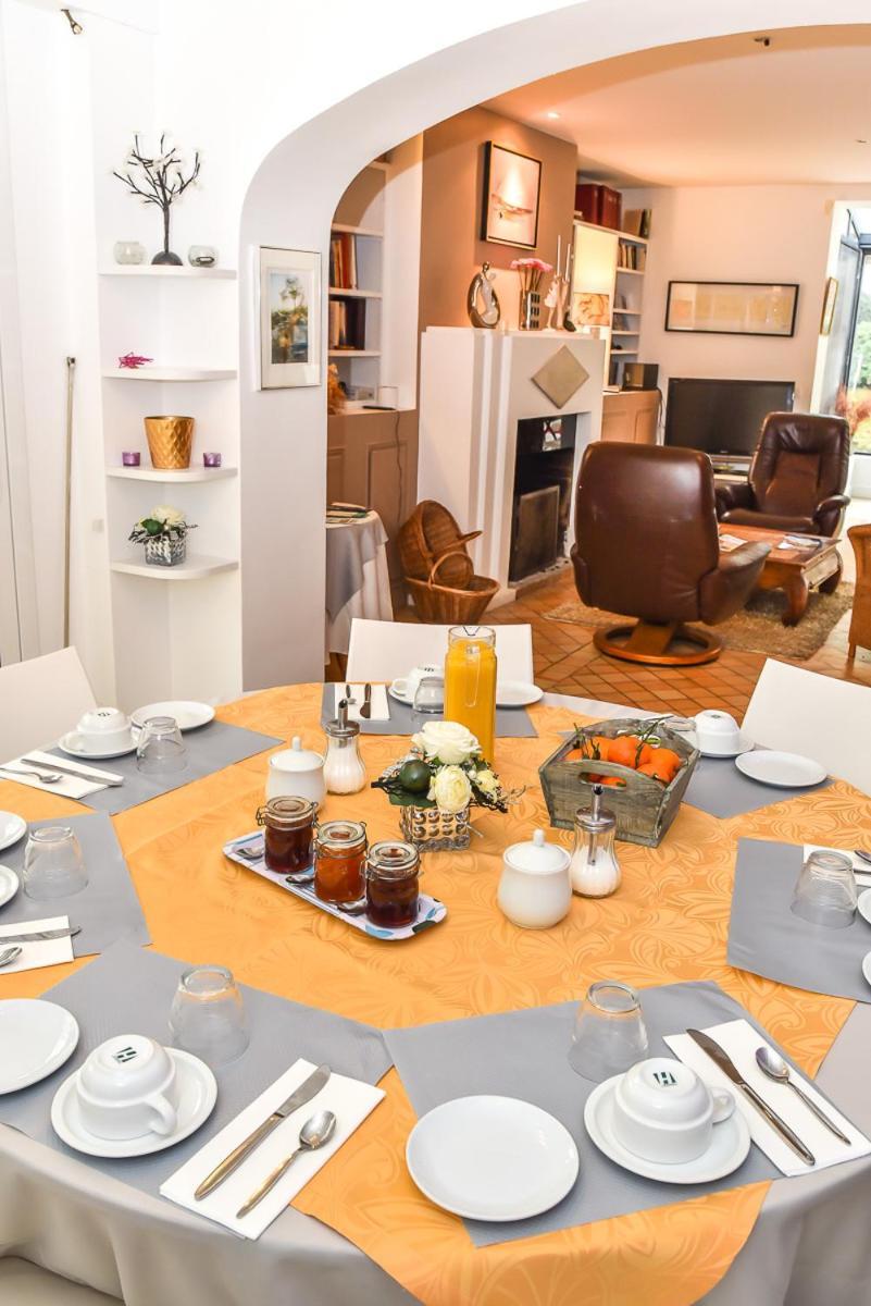 Le Jardin Des Roches Bed & Breakfast Moigny Exterior photo